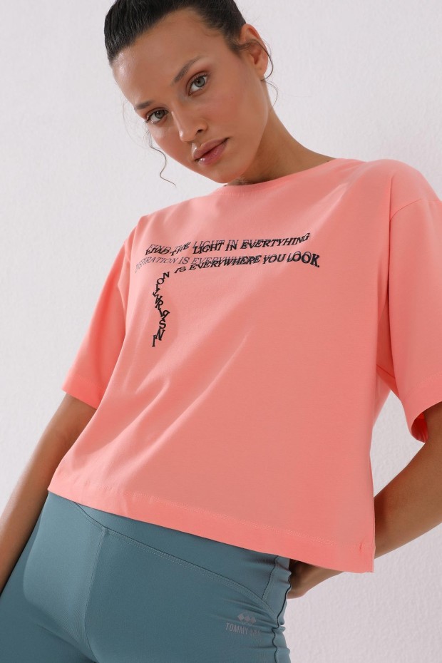 Mercan Yazı Baskılı Kısa O Yaka Kadın Oversize T-Shirt - 97135