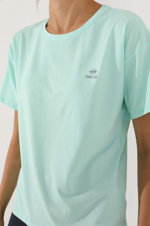 Mint Yeşili Arkası Uzun Kısa Kol Standart Kalıp O Yaka Kadın T-Shirt - 97152