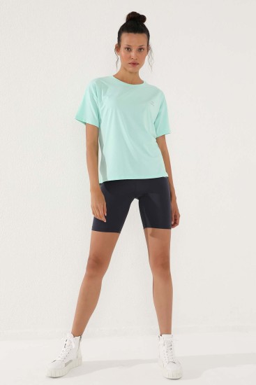 Mint Yeşili Arkası Uzun Kısa Kol Standart Kalıp O Yaka Kadın T-Shirt - 97152 - Thumbnail