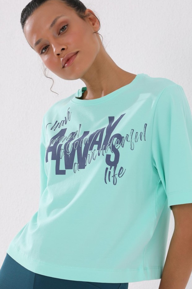 Mint Yeşili Asimetrik Yazı Baskılı O Yaka Kadın Oversize T-Shirt - 97136