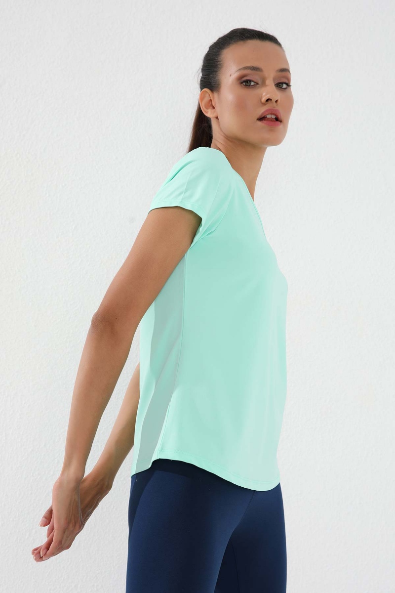 Mint Yeşili Basic Kısa Kol Standart Kalıp V Yaka Kadın T-Shirt - 97145