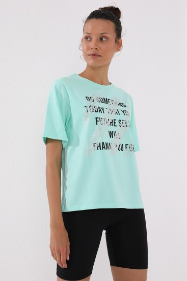 Mint Yeşili Deforme Yazı Baskılı O Yaka Kadın Oversize T-Shirt - 97133 - Thumbnail