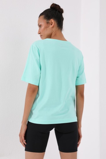 Mint Yeşili Pembe Dikey Yazı Baskılı O Yaka Kadın Oversize T-Shirt - 97138 - Thumbnail