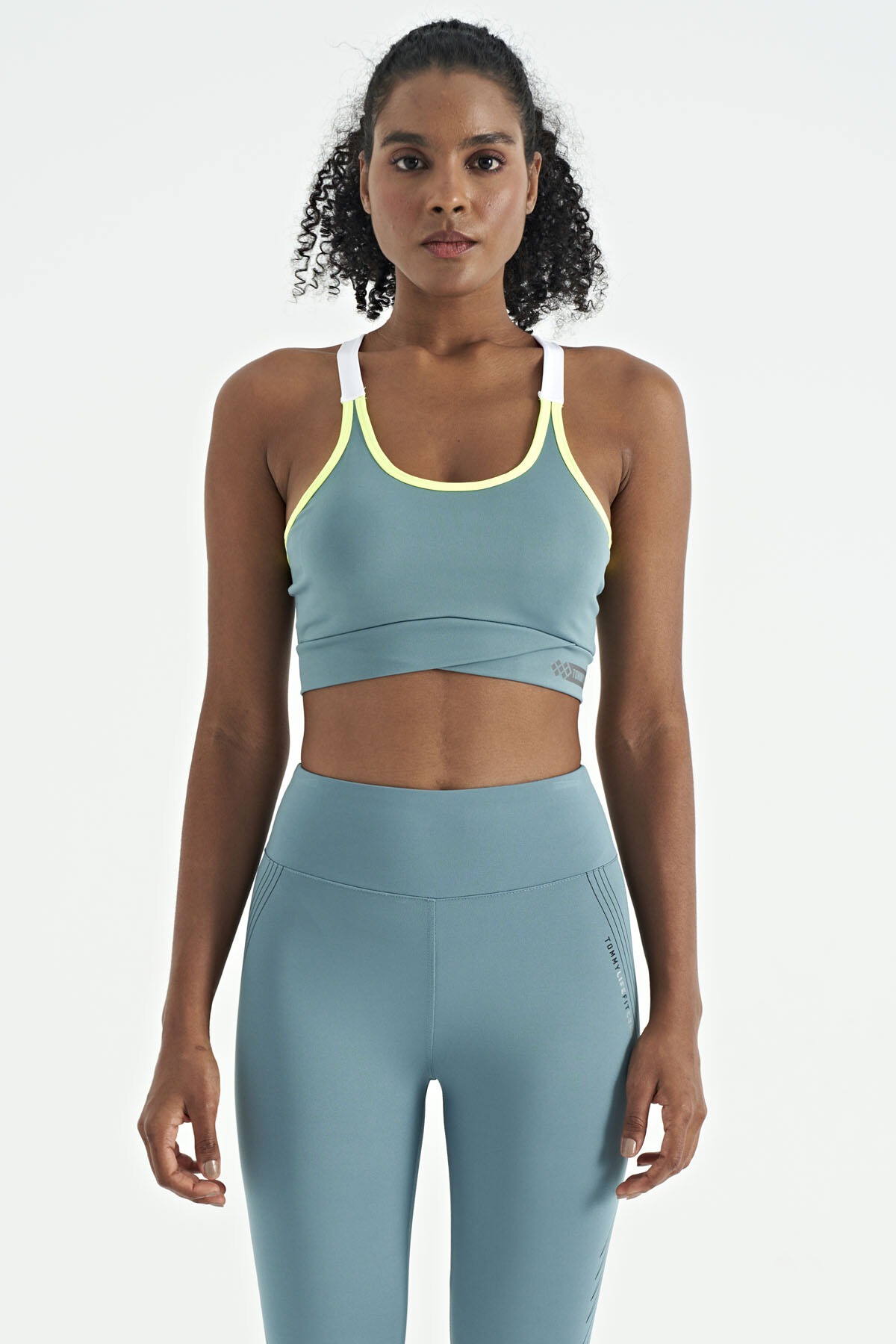 Mint Yeşili Sırt Detaylı Askılı Dar Kalıp Kadın Büstiyer - 97254 - TOMMYLIFE (1)