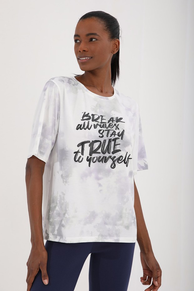 Mor Yazı Baskılı Batik Desenli O Yaka Kadın Oversize T-Shirt - 97125