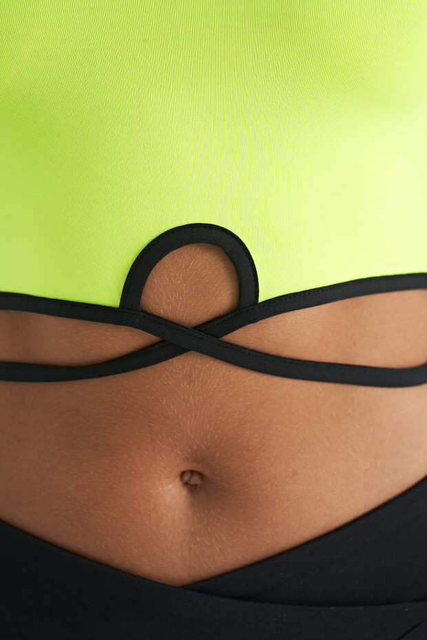 Neon Sarı Bel Bağlama Detaylı O Yaka Standart Kalıp Dalgıç Kumaş Kadın Crop T-Shirt - 97266 - 11