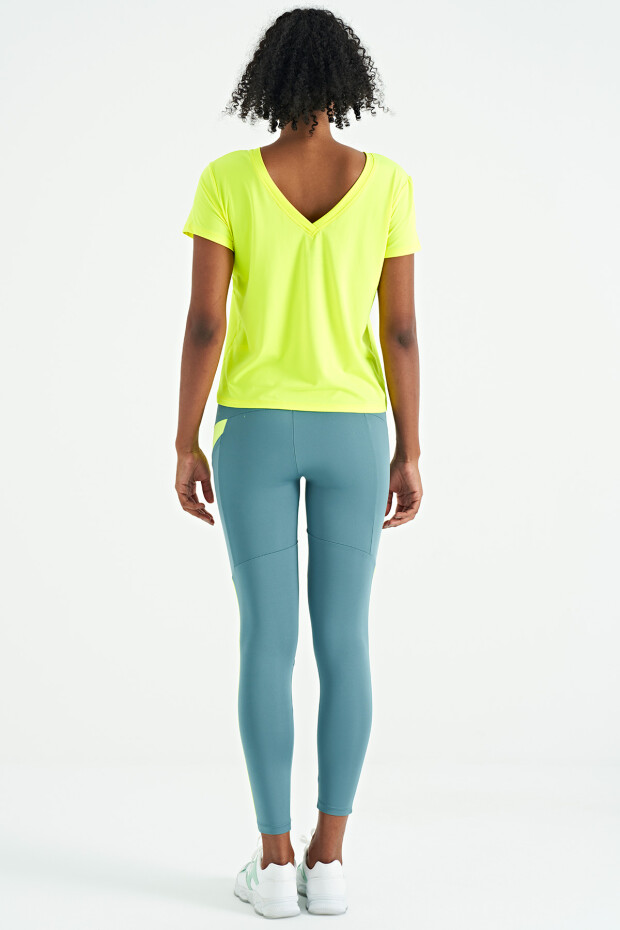 Neon Sarı Ön Baskılı Sırtı V Dekolteli Standart Kalıp Kısa Kollu Kadın Spor T-Shirt - 97264