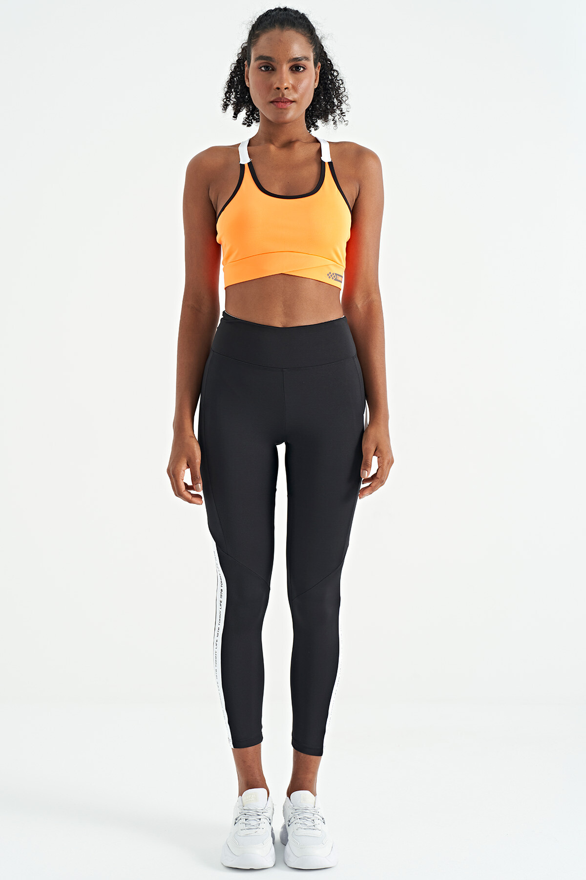 Neon Turuncu Sırt Detaylı Askılı Dar Kalıp Kadın Büstiyer - 97254 - TOMMYLIFE (1)