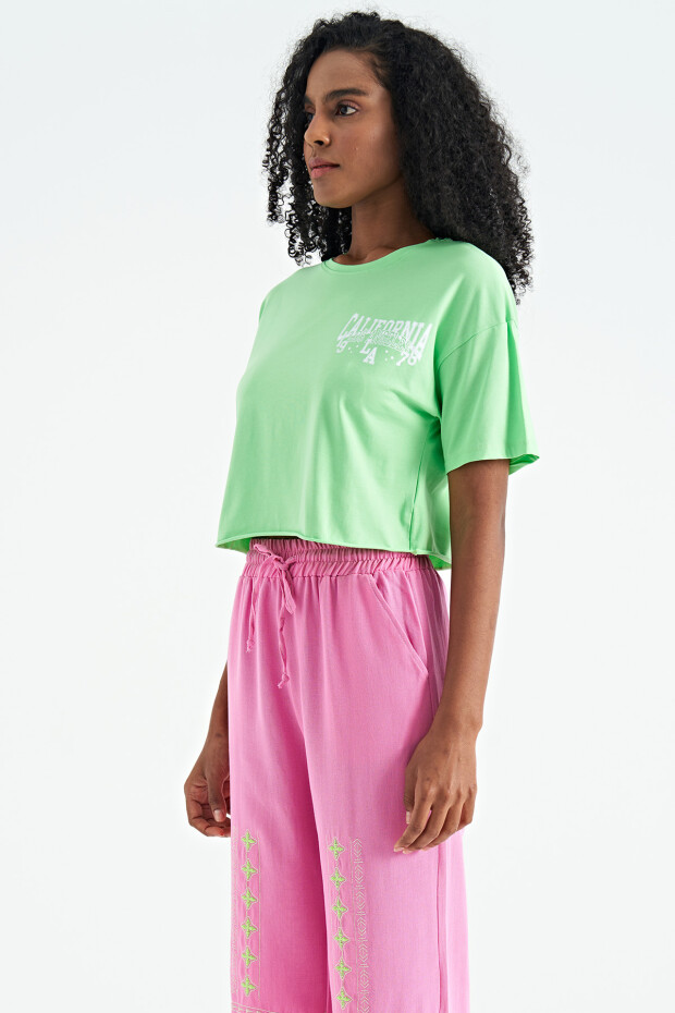 Neon Yeşil Baskılı Düşük Kol Detaylı Oversize Kadın Crop T-Shirt - 02179