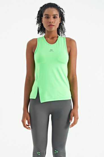 Neon Yeşil Yırtmaç Detaylı O Yaka Sıfır Kollu Standart Kalıp Kadın Spor Atlet - 97256 - TOMMYLIFE (1)