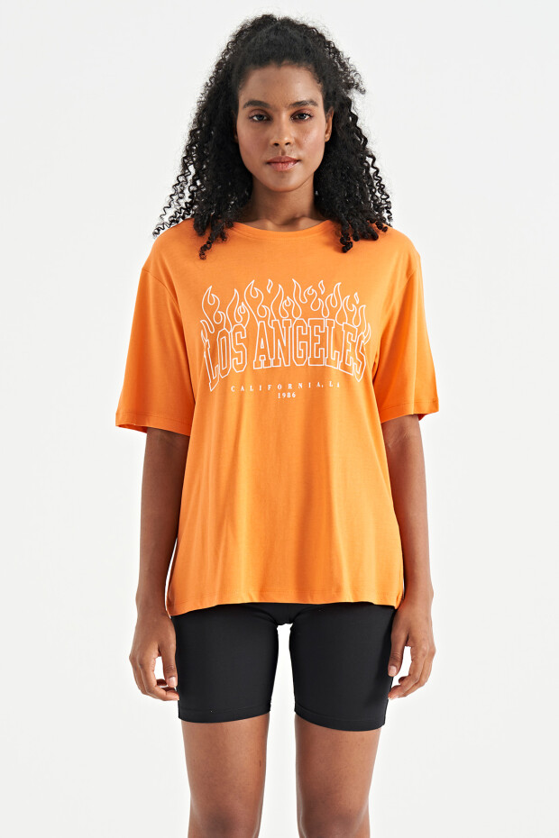 Oranj Baskı Detaylı Oversize O Yaka Basic Kadın T-Shirt - 02181