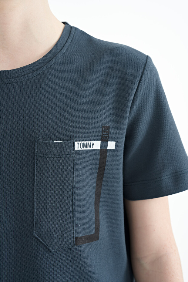 Orman Yeşili Cep Detaylı O Yaka Standart Kalıp Erkek Çocuk T-Shirt - 11120 - 3