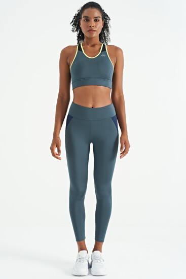 Orman Yeşili Renk Bloklu Sırt Baskı Detaylı Dar Kalıp Kadın Büstiyer - 97253 - TOMMYLIFE (1)