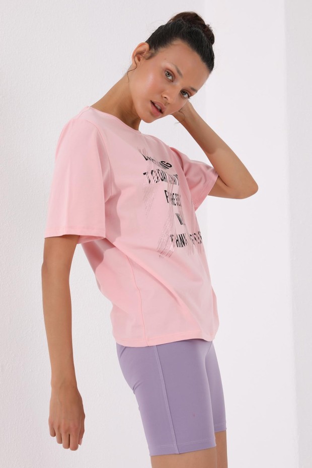 Pembe Deforme Yazı Baskılı O Yaka Kadın Oversize T-Shirt - 97133