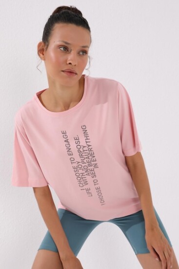 Pembe Pembe Dikey Yazı Baskılı O Yaka Kadın Oversize T-Shirt - 97138 - Thumbnail