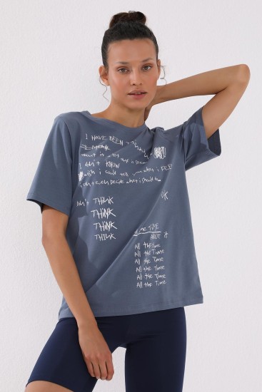 Petrol El Yazısı Baskılı O Yaka Kadın Oversize T-Shirt - 97137 - Thumbnail