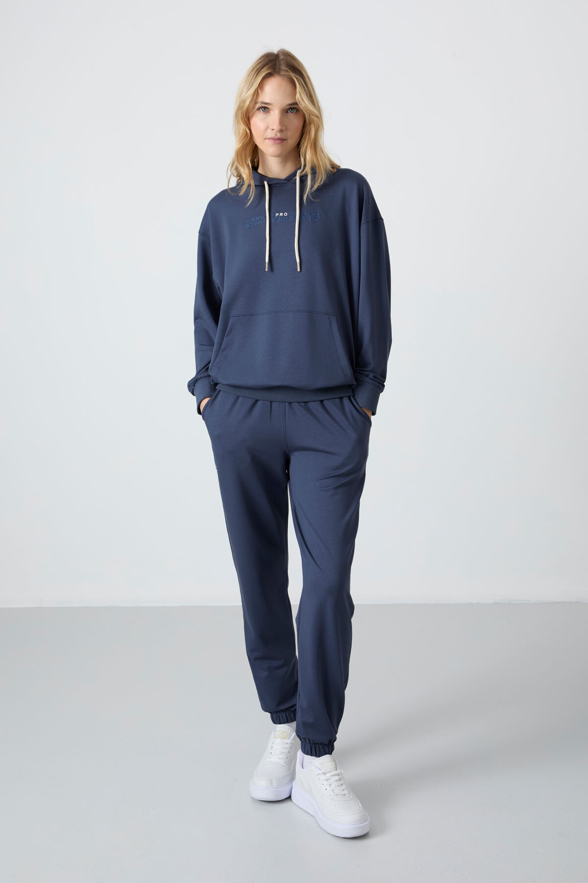 Petrol Kapüşonlu Kanguru Cep Oversize Lastik Paça Kadın Eşofman Takımı - 95288 - TOMMYLIFE