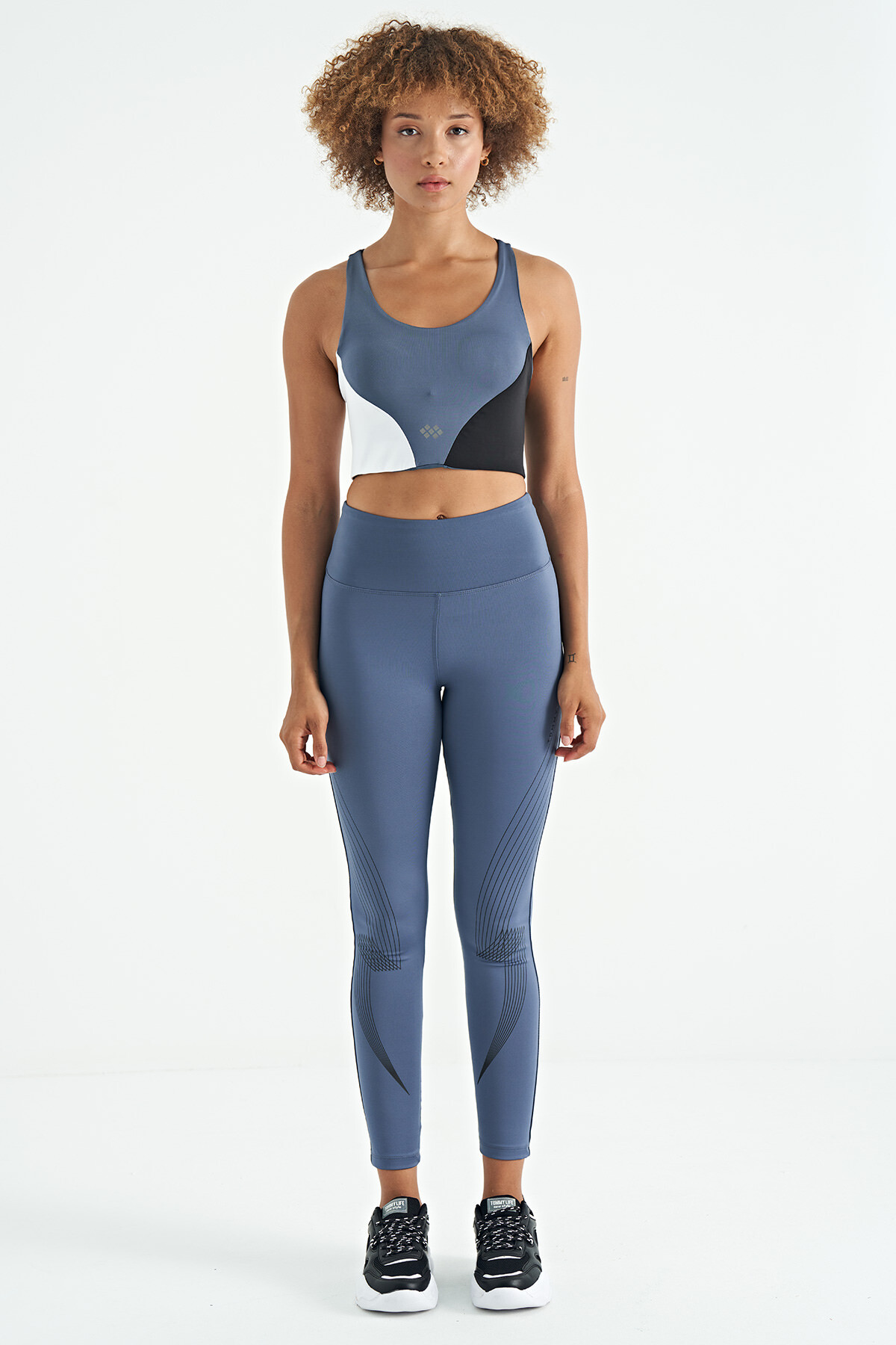 Petrol Logo Baskılı Renk Bloklu Sırt Çapraz Detaylı Dalgıç Kumaş Kadın Büstiyer - 97260 - TOMMYLIFE (1)