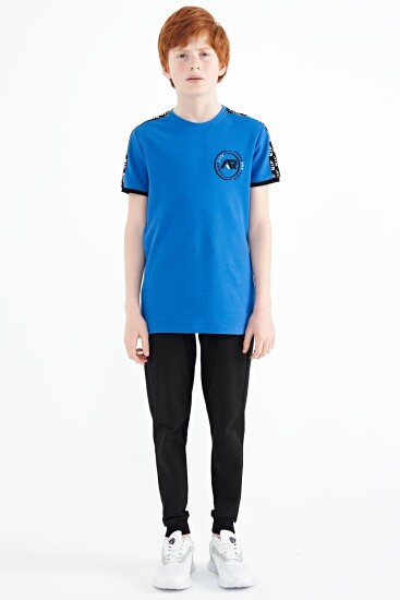 Saks Omuz Baskı Detaylı Standart Kalıp O Yaka Erkek Çocuk T-Shirt - 11121 - TOMMYLIFE (1)