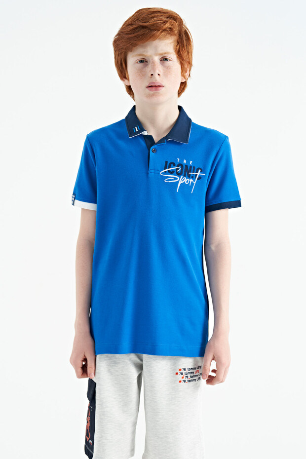 Saks Yaka Gögüs Nakış Detaylı Standart Kalıp Polo Yaka Erkek Çocuk T-Shirt - 11139