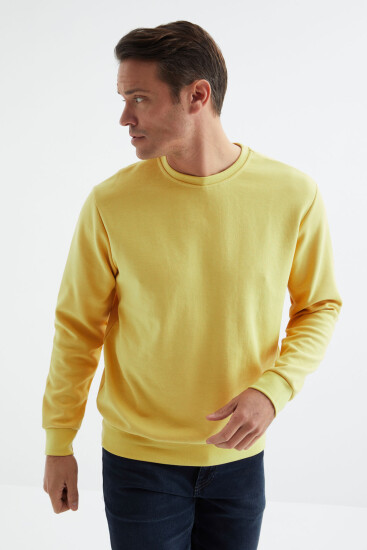 Sarı Basic O Yaka Rahat Form Erkek Sweatshirt - 88053 - Thumbnail