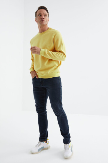 Sarı Basic O Yaka Rahat Form Erkek Sweatshirt - 88053 - Thumbnail