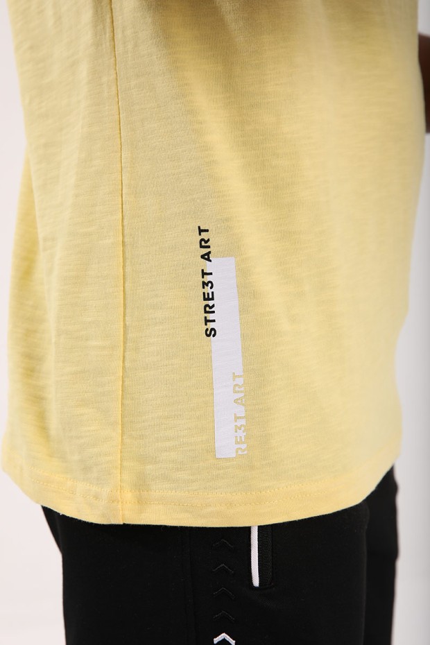 Sarı Göğüs Baskılı Koordinat Detaylı Standart Kalıp O Yaka Erkek T-Shirt - 87894