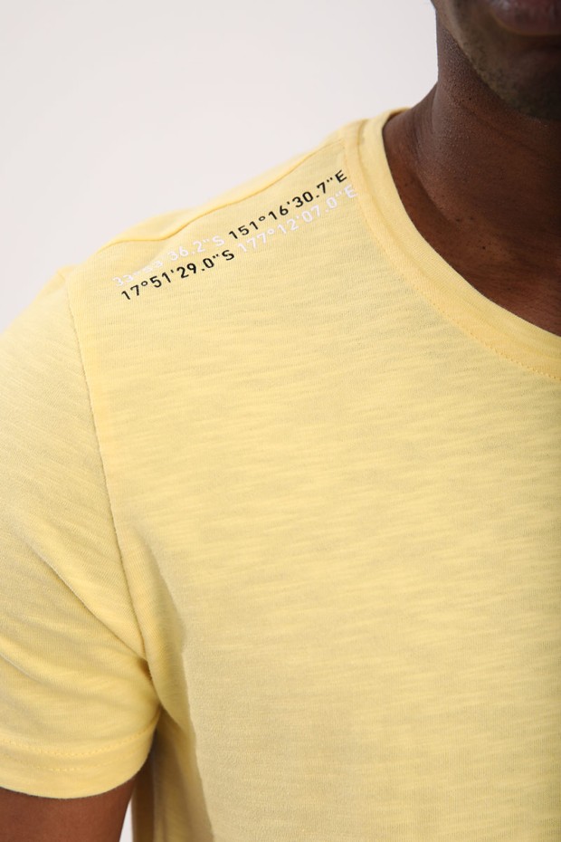 Sarı Göğüs Baskılı Koordinat Detaylı Standart Kalıp O Yaka Erkek T-Shirt - 87894