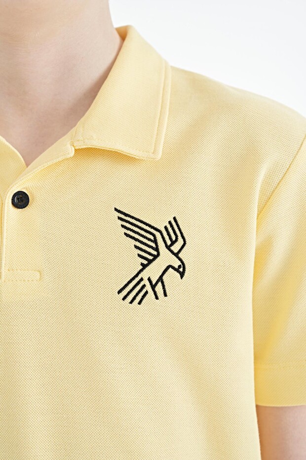 Sarı Minimal Nakış Detaylı Standart Kalıp Polo Yaka Erkek Çocuk T-Shirt - 11084