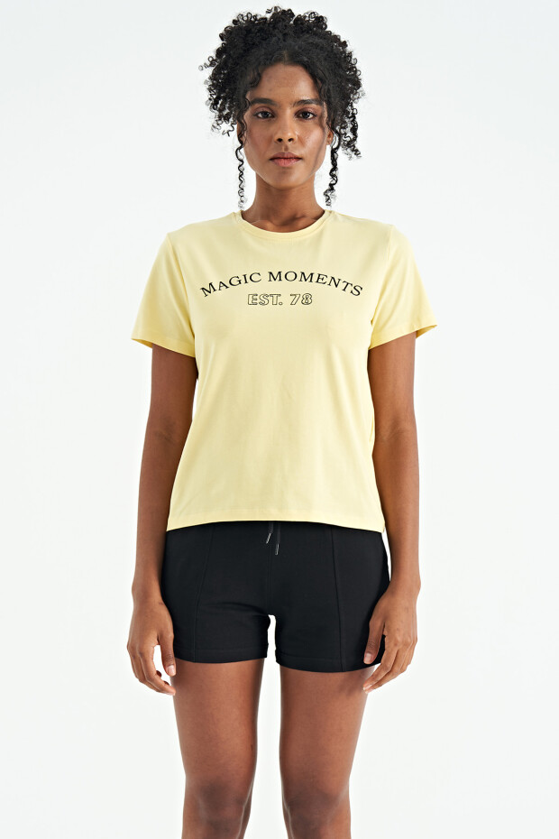 Sarı O Yaka Yazı Baskılı Standart Kalıp Kadın T-Shirt - 02269
