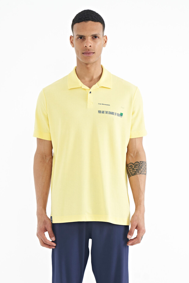 Sarı Yazı Baskılı Standart Form Polo Yaka Erkek T-shirt - 88236