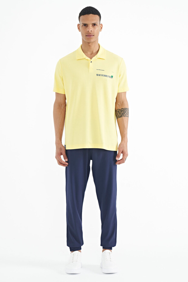 Sarı Yazı Baskılı Standart Form Polo Yaka Erkek T-shirt - 88236