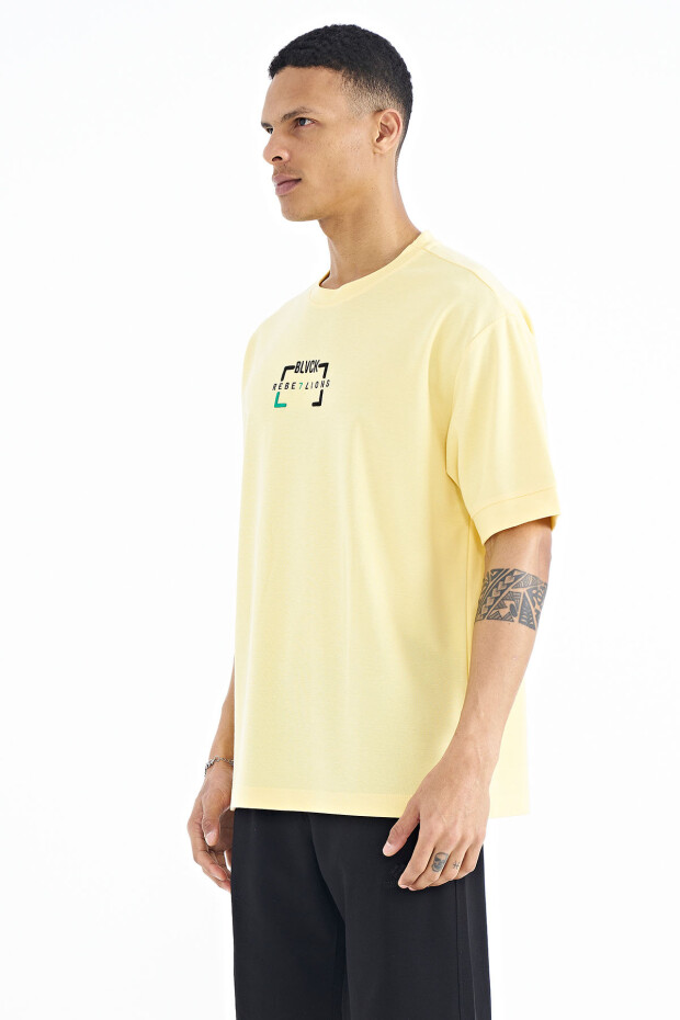 Sarı Yazı Nakışlı O Yaka Oversize Erkek T-Shirt - 88192