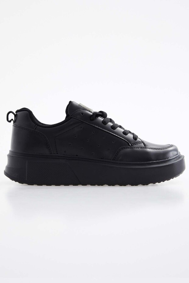 Siyah Bağcıklı Rahat Kalıp Kadın Spor Ayakkabı - 89105