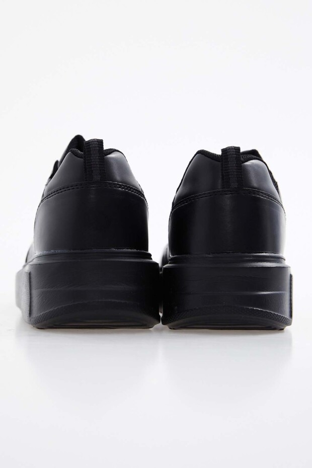 Siyah Bağcıklı Rahat Kalıp Kadın Spor Ayakkabı - 89105