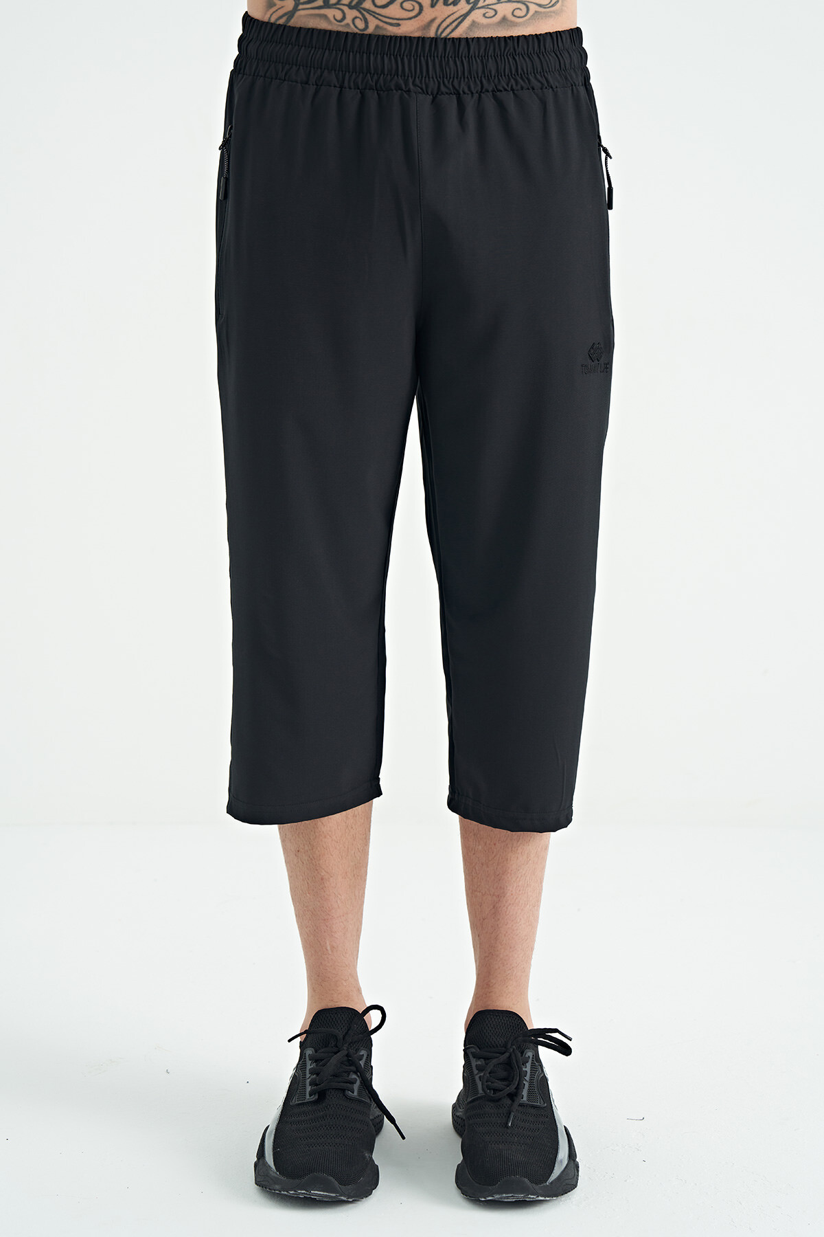 Siyah Bağcıklı Standart Kalıp Fermuar Cepli Aktif Spor Erkek Kapri - 83096 - TOMMYLIFE (1)