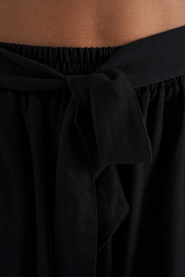 Siyah Bağlama Kemer Detaylı Geniş Paça Kadın Pantolon - 02194