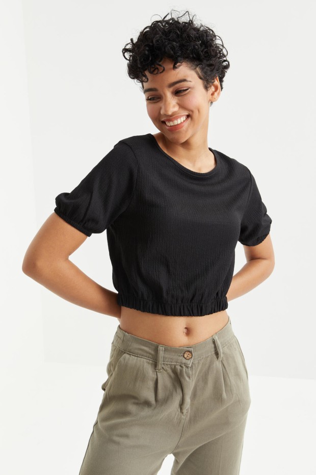 Siyah Balon Kol O Yaka Beli Lastikli Bürümcük Kumaş Kadın Crop Top T-Shirt - 97221