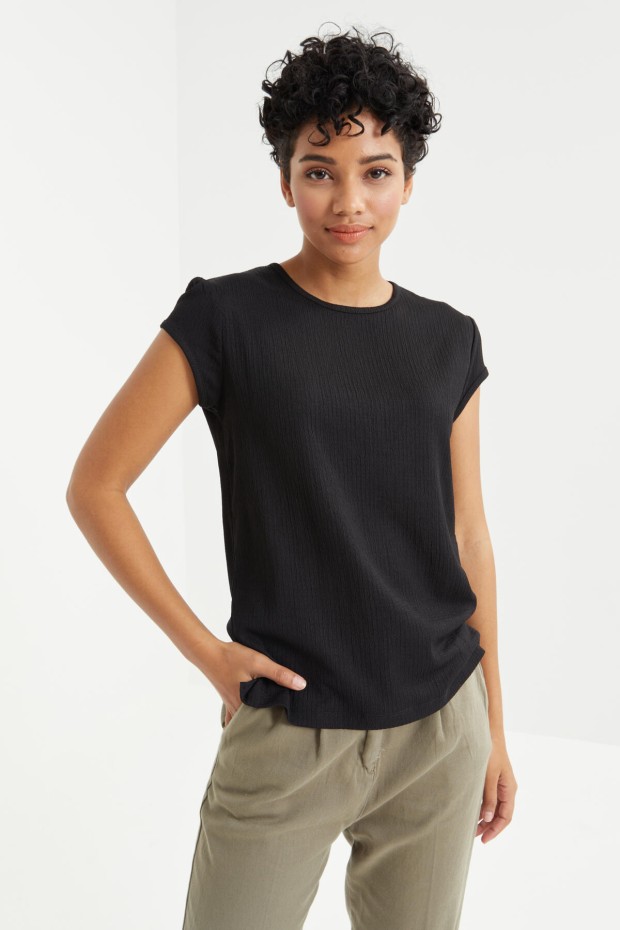 Siyah Basic Kısa Kol O Yaka Bürümcük Kumaş Kadın T-Shirt - 97225