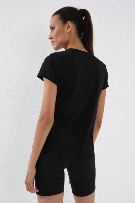 Siyah Basic Kısa Kol Standart Kalıp V Yaka Kadın T-Shirt - 97145 - Thumbnail