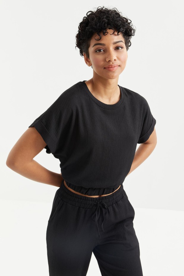 Siyah Basic O Yaka Beli Lastikli Bürümcük Kumaş Kadın Crop Top T-Shirt - 97227