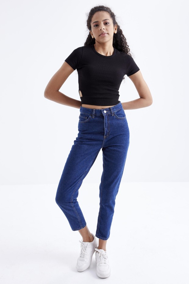 Siyah Basic Yanı Pencereli O Yaka Kadın Crop Top T-Shirt - 97207