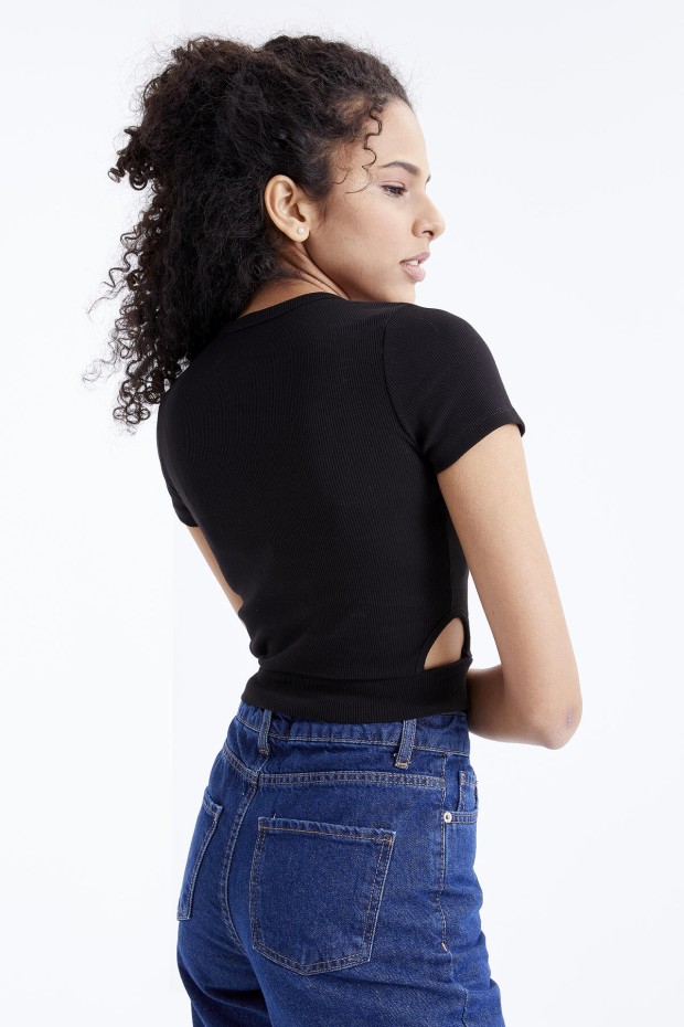 Siyah Basic Yanı Pencereli O Yaka Kadın Crop Top T-Shirt - 97207