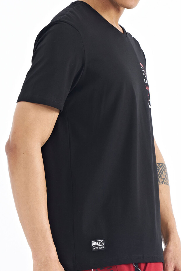Siyah Baskı Detaylı V Yaka Standart Kalıp Erkek T-Shirt - 88186