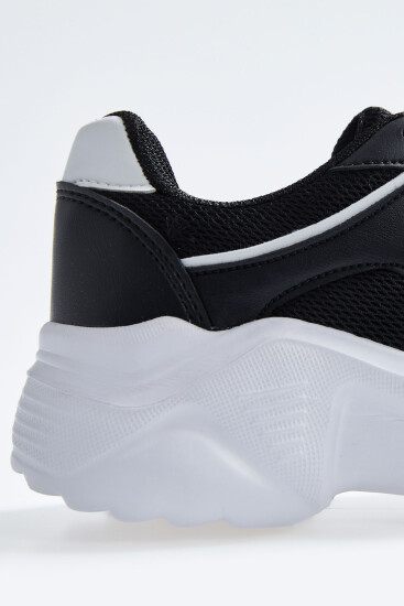 Siyah - Beyaz Bağcıklı Yüksek Taban File Detaylı Kadın Spor Ayakkabı - 89201 - Thumbnail