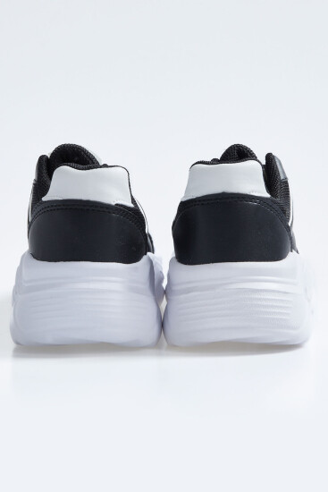 Siyah - Beyaz Bağcıklı Yüksek Taban File Detaylı Kadın Spor Ayakkabı - 89201 - Thumbnail