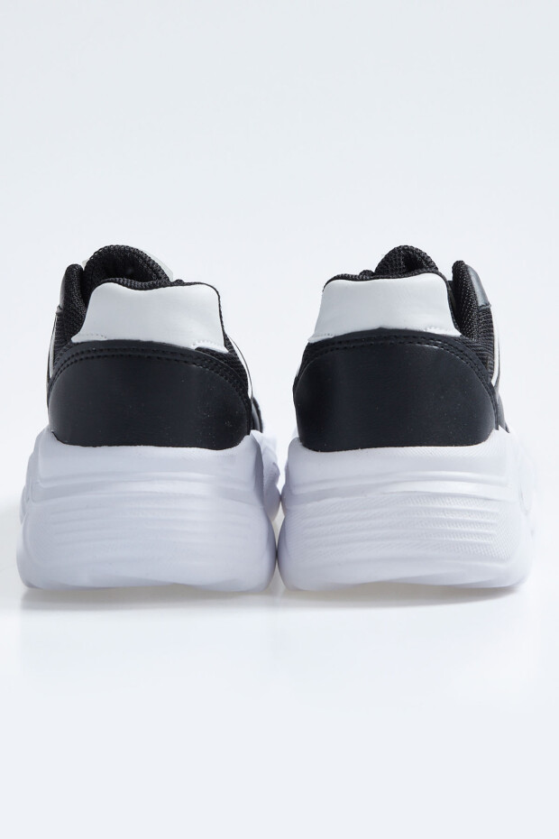 Siyah - Beyaz Bağcıklı Yüksek Taban File Detaylı Kadın Spor Ayakkabı - 89201