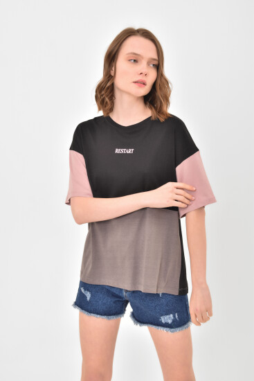 Siyah Çok Renkli O Yaka Oversize Kadın Basic T-Shirt - 02309 - Thumbnail