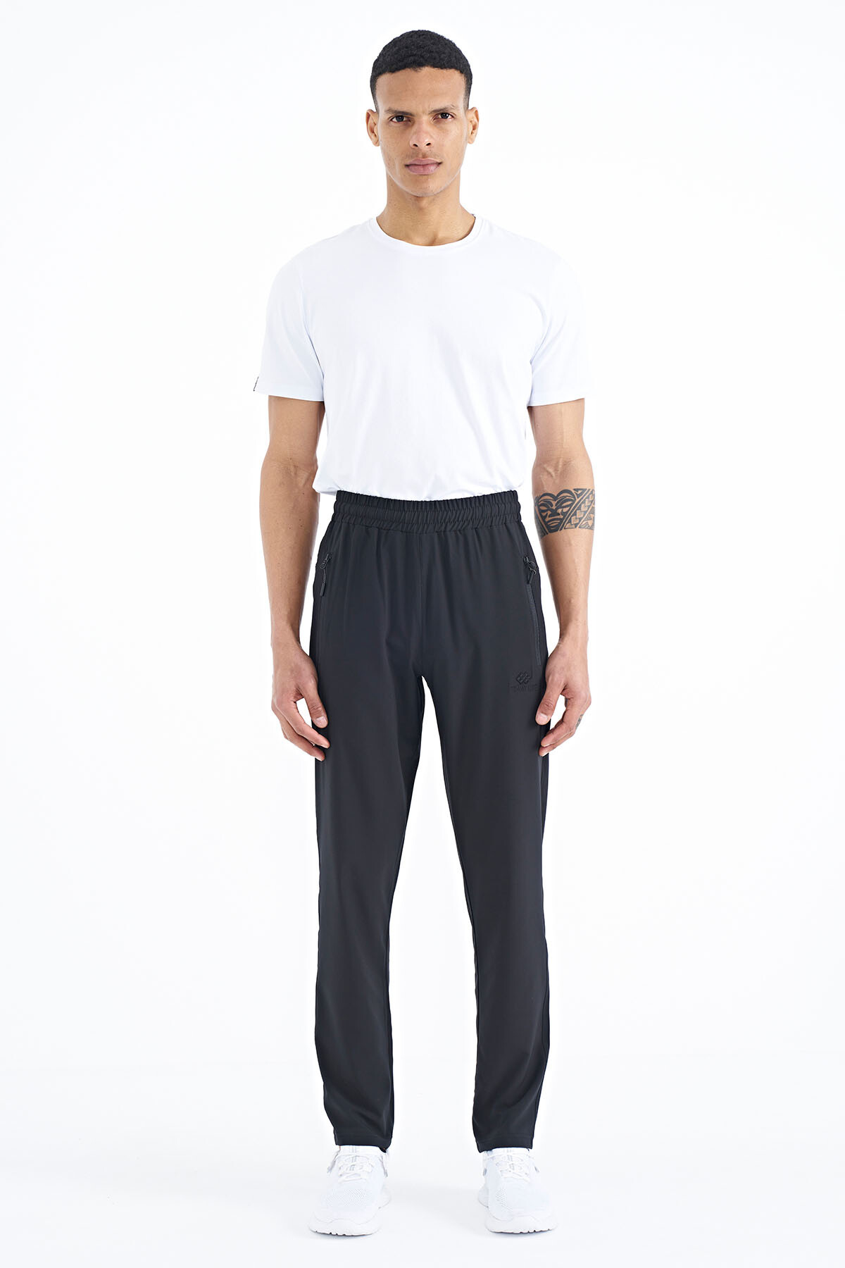 Siyah Erkek Fermuarlı Üç Cepli Standart Kalıp Klasik Paça Eşofman Alt - 84768 - TOMMYLIFE (1)