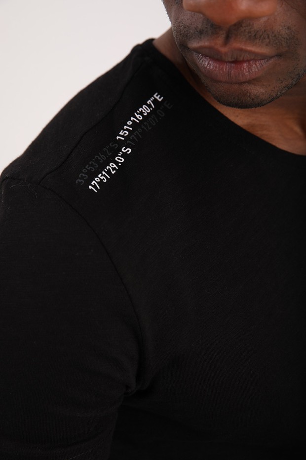 Siyah Göğüs Baskılı Koordinat Detaylı Standart Kalıp O Yaka Erkek T-Shirt - 87894